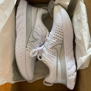 Nike Women’s React Infinity Run Flyknit 2